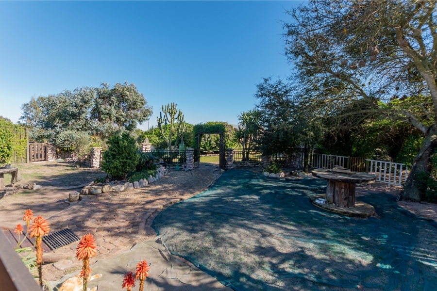 5 Bedroom Property for Sale in Trekoskraal Western Cape